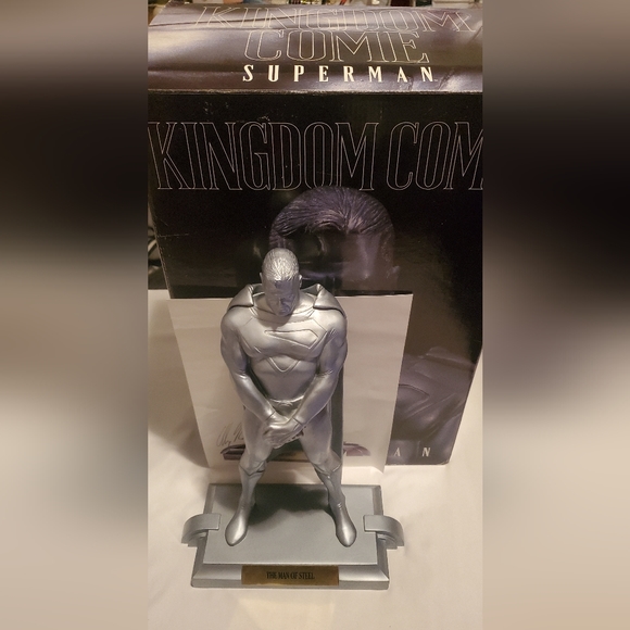 LIMITED EDITION- Alex Ross SIGNED- Kingdom Come Superman Statue - Picture 7 of 11